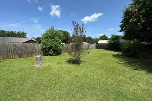 705 E James St, Wills Point, TX 75169 - Photo 22