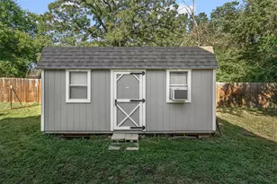 905 Poe St, Azle, TX 76020 - Photo 28