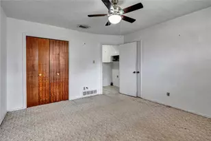 210 Slaughter St, Arlington, TX 76011 - Photo 12