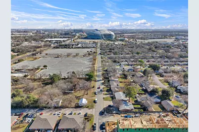 210 Slaughter Street, Arlington, TX 76011 - Photo 2