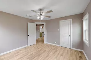 1035 Blaylock Cir S, Irving, TX 75061 - Photo 30