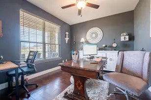 923 White Marlin Dr, Burleson, TX 76028 - Photo 6