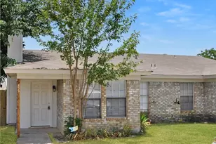 822 Woodland Ct, Kennedale, TX 76060 - Photo 1