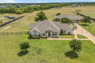 13025 Shadow Brook Ct, Terrell, TX 75160 - Photo 2