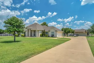 13025 Shadow Brook Ct, Terrell, TX 75160 - Photo 2