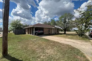 2609 Bliss St, Greenville, TX 75402 - Photo 2