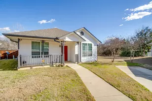 723 Hometown Vlg Ct, Joshua, TX 76058 - Photo 2