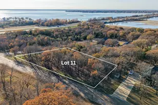 100 Oakmont Dr, Mabank, TX 75147 - Photo 2