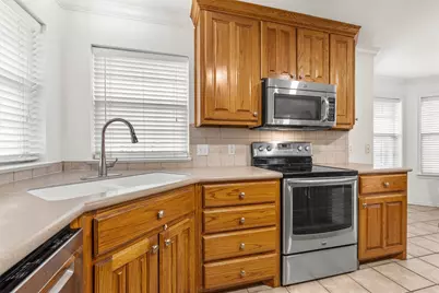 1689 W Tate Avenue, Robinson, TX 76706 - Photo 14