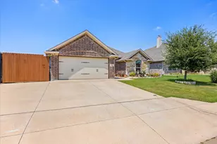 134 Donna Cir, Granbury, TX 76049 - Photo 32
