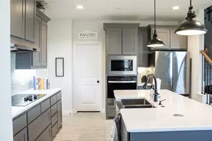 642 Sandiford Ct, Mansfield, TX 76063 - Photo 4