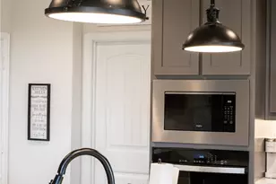 642 Sandiford Ct, Mansfield, TX 76063 - Photo 10