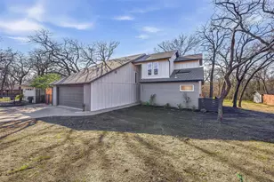 2005 Shoreline Dr, Flower Mound, TX 75022 - Photo 2