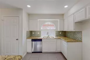 5425 Bryce Canyon Dr, Fort Worth, TX 76137 - Photo 14