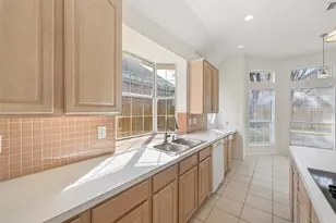 2113 Brentcove Dr, Grapevine, TX 76051 - Photo 14