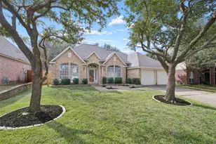 2113 Brentcove Dr, Grapevine, TX 76051 - Photo 2