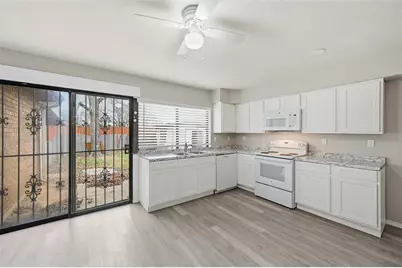 2102 Lewis Trail, Grand Prairie, TX 75052 - Photo 10