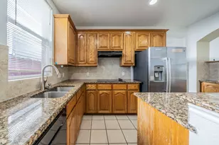 7042 Hedgebrook Dr, Dallas, TX 75249 - Photo 10