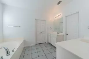 7042 Hedgebrook Dr, Dallas, TX 75249 - Photo 18