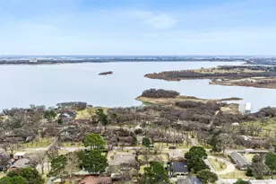 3419 Lakeridge Dr, Grapevine, TX 76051 - Photo 4