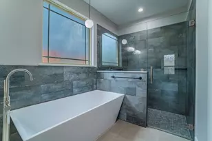 8319 Deep Green Dr, Dallas, TX 75249 - Photo 16