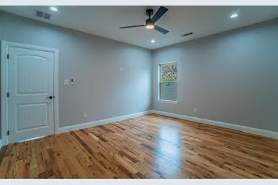 8319 Deep Green Drive, Dallas, TX 75249 - Photo 18