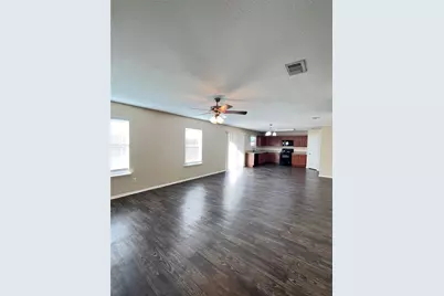 912 Bee Creek Lane, Fort Worth, TX 76120 - Photo 6