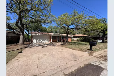 900 NW 11th Street, Mineral Wells, TX 76067 - Photo 2