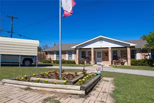 1600 Shaw Dr, Brownwood, TX 76801 - Photo 2