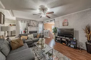 623 Ridgeline Dr, Hurst, TX 76053 - Photo 6