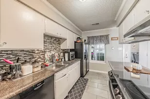 623 Ridgeline Dr, Hurst, TX 76053 - Photo 12
