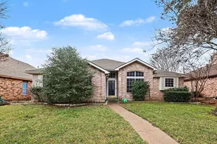 710 E Grubb Dr, Mesquite, TX 75149 - Photo 2