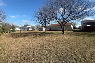 223 Church St, DeSoto, TX 75115 - Photo 2