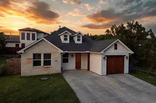 5609 San Jacinto Dr, Granbury, TX 76048 - Photo 2