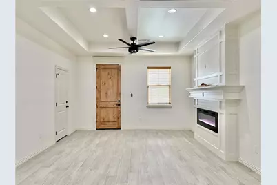 5609 San Jacinto Drive, Granbury, TX 76048 - Photo 4