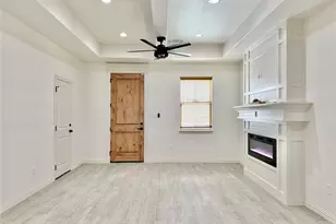 5609 San Jacinto Dr, Granbury, TX 76048 - Photo 4