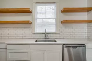 1329 Hurley Ave, Fort Worth, TX 76104 - Photo 14