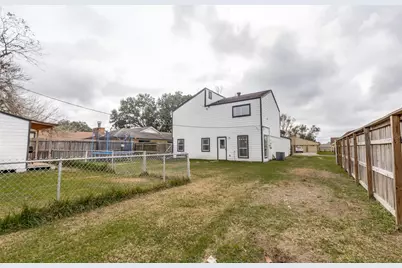 605 S Remington Drive, Angleton, TX 77515 - Photo 24