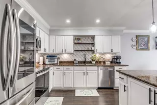 605 S Remington Dr, Angleton, TX 77515 - Photo 8