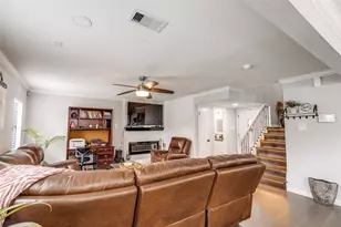 605 S Remington Dr, Angleton, TX 77515 - Photo 6