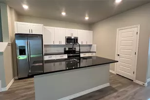 825 Blossom Ln, Argyle, TX 76226 - Photo 2