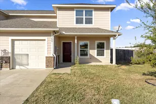 208 Lasso Cir, Mabank, TX 75143 - Photo 1