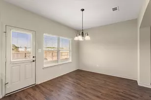 208 Lasso Cir, Mabank, TX 75143 - Photo 8