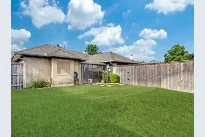 2513 Lawnview Drive, Carrollton, TX 75006 - Photo 12