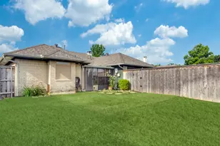 2513 Lawnview Dr, Carrollton, TX 75006 - Photo 12