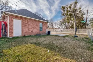 2410 Carleta St, Dallas, TX 75253 - Photo 16