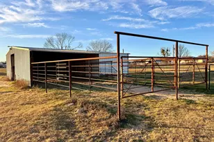 207 County Rd 3214, Bridgeport, TX 76426 - Photo 4