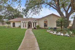 807 Middle Run, Duncanville, TX 75137 - Photo 4