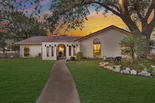 807 Middle Run, Duncanville, TX 75137 - Photo 2