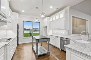 2165 Middlewood Cir, Granbury, TX 76049 - Photo 14